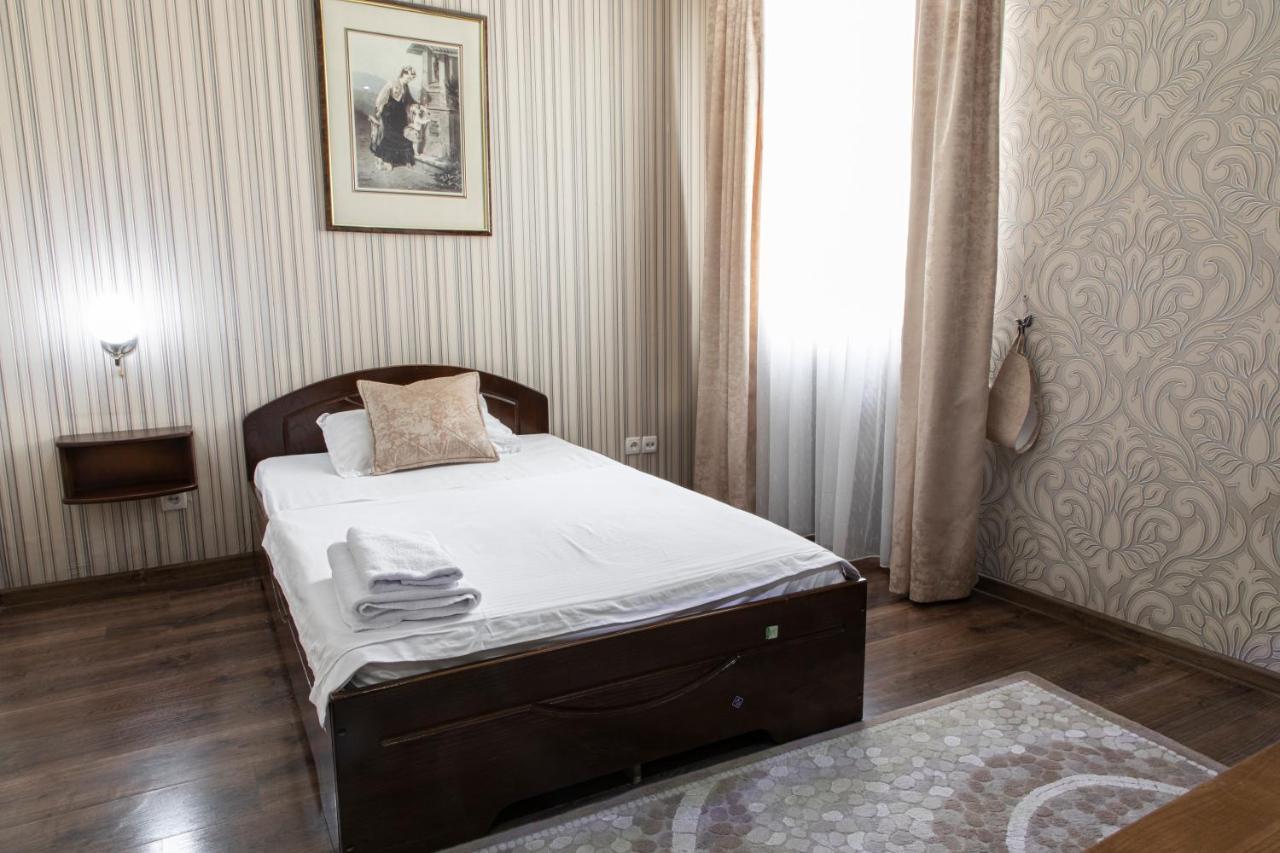 Nur M Hotel Tashkent Exterior photo